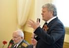 Новоиспеченный губернатор поздравил ветеранов с предстоящим праздником
