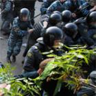В Москве во время "Марша миллионов" пострадали более 30 полицейских