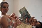 С 1 января 2014 года повысится размер пособий ставропольцам, имеющим детей