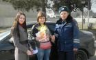 Сотрудники Госавтоинспекции Ставрополья поздравили женщин с праздником весны