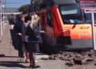На вокзале в Кисловодске локомотив врезался в перрон