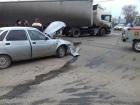 На Ставрополье легковушка на полном ходу врезалась в грузовик