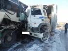 Пассажирский автобус и грузовик столкнулись на федеральной трассе «Кавказ»