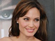 Анджелина Джоли психически нездорова
