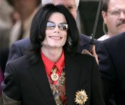 После смерти Майкл Джексон заработал больше всех живых звезд