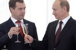 Медведев и Путин встретят Новый год дома