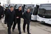Мэр города лично принимал новые автобусы