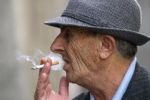 Курение делает стариков слабоумными