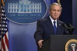 Джордж Буш стал \"невыездным\"