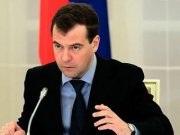 Медведев разрешил не сажать мелких преступников