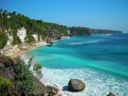 На остров Бали едет все больше туристов