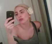 Леди Гага предстала без макияжа