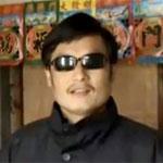 Слепой юрист Чэнь Гуанчен покинул посольство США в Пекине