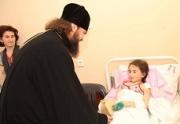 Епископ Феофилакт навестил детей, пострадавших в аварии