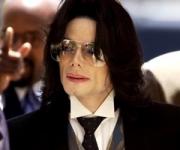 Американская заключенная потребовала миллиард от Майкла Джексона
