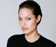 Анджелина Джоли отпраздновала день рождения очень скромно