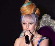 Леди Гага едет в Россию, чтобы поддержать Pussy Riot
