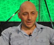 Отец телеведущего Алексея Куличкова бомжует