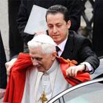 Суд приговорил камердинера Папы Римского на полтора года