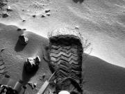 Обнаруженный «Кьюриосити» блестящий объект оказался деталью марсохода