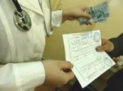 Врач ставропольской психбольницы за 10 тысяч рублей выписала пациенту липовую справку