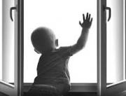 В Невинномысске 2-летний мальчик выпал из окна многоэтажки