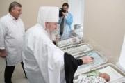 Митрополит Кирилл посетил краевой клинический перинатальный центр