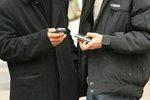 Мобильные телефоны негативно сказываются на осанке и равновесии
