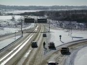Осадки в виде дождя и снега осложняют ситуацию на дорогах