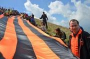 Георгиевскую ленту длиной 69 метров развернули на горе Бештау