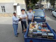 Помощник уполномоченного по правам человека подарил исправительной колонии более 300 книг