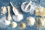 Морская соль не полезнее обычной поваренной