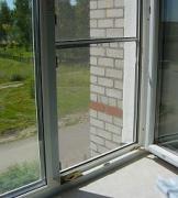 В Пятигорске из окна квартиры выпала трёхлетняя девочка
