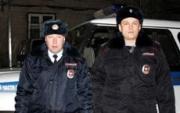 На Ставрополье сотрудники полиции спасли из ледяной воды тонущих девочек