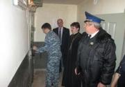 Общественники посетили изолятор временного содержания в Новоселицком районе