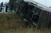 Рейсовый автобус перевернулся из-за ветра по дороге в Кисловодск