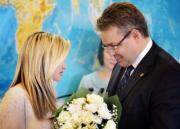 Губернатор вручил Елене Бондаренко благодарность Совета Федерации