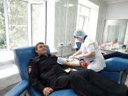 Ставропольские полицейские в преддверии Дня донора сдали 17 литров крови
