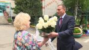 Ставропольский депутат вручил заведующей детсада благодарственное письмо
