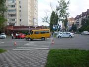 В Ставрополе водитель маршрутки на переходе сбил девушку