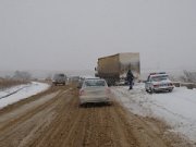 Первый снегопад вызвал ограничения движения транспорта