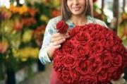 Ставропольских матерей одарят цветами на улицах города