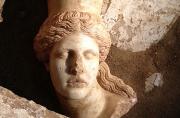 В загадочной греческой гробнице найдена голова сфинкса