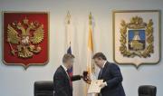 Губернатора Ставрополья наградили за заслуги в деле защиты детей