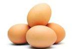 Яйца в салате помогают организму усваивать каратиноиды, содержащиеся в овощах